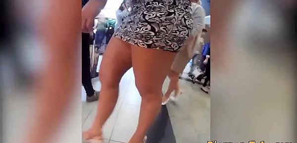  hidden cam Huge butt teen in miniskirt is so sexy in slow motion !
